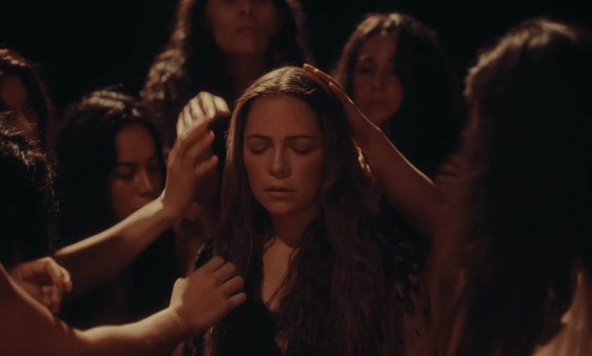 "María la curandera" Natalia Lafourcade a favor de la libertad.