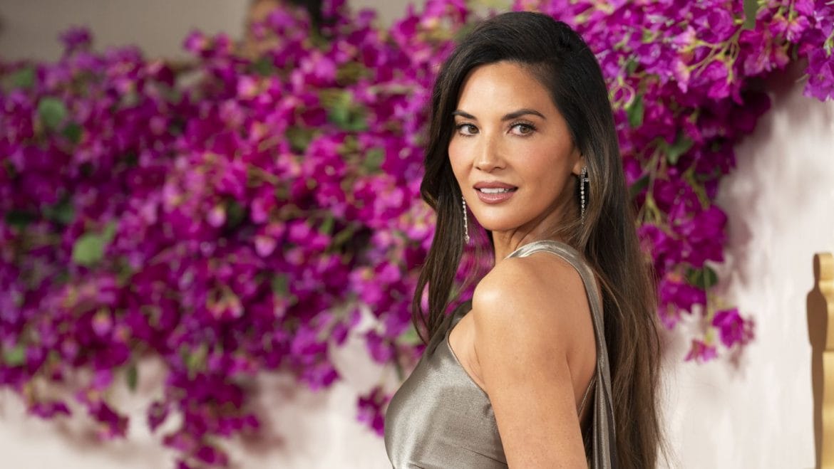 Olivia Munn diagnosticada con cáncer de mama.