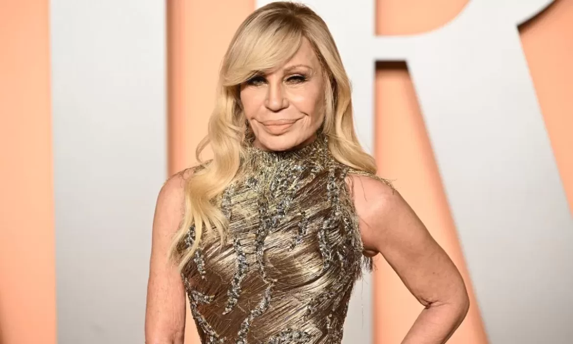 Donatella Versace deja la dirección creativa de Versace: Dario Vitale toma las riendas
