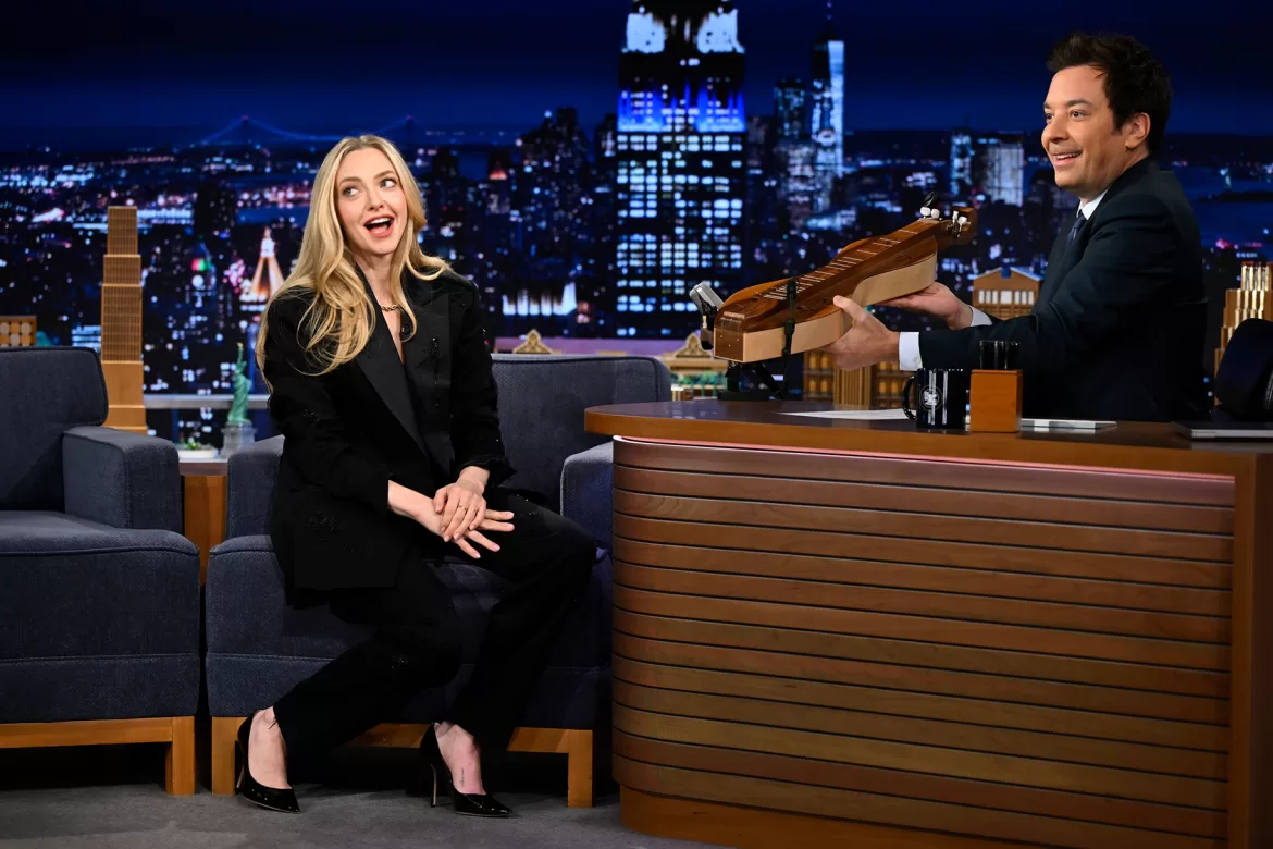 Amanda Seyfried habla sobre la posibilidad de que Sabrina Carpenter sea su hija en 'Mamma Mia! 3'