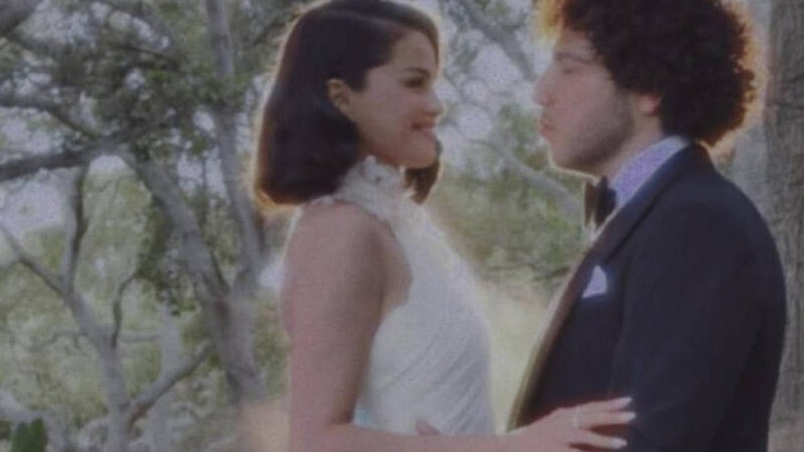 Selena Gomez y Benny Blanco celebran su boda en California rodeados de estrellas