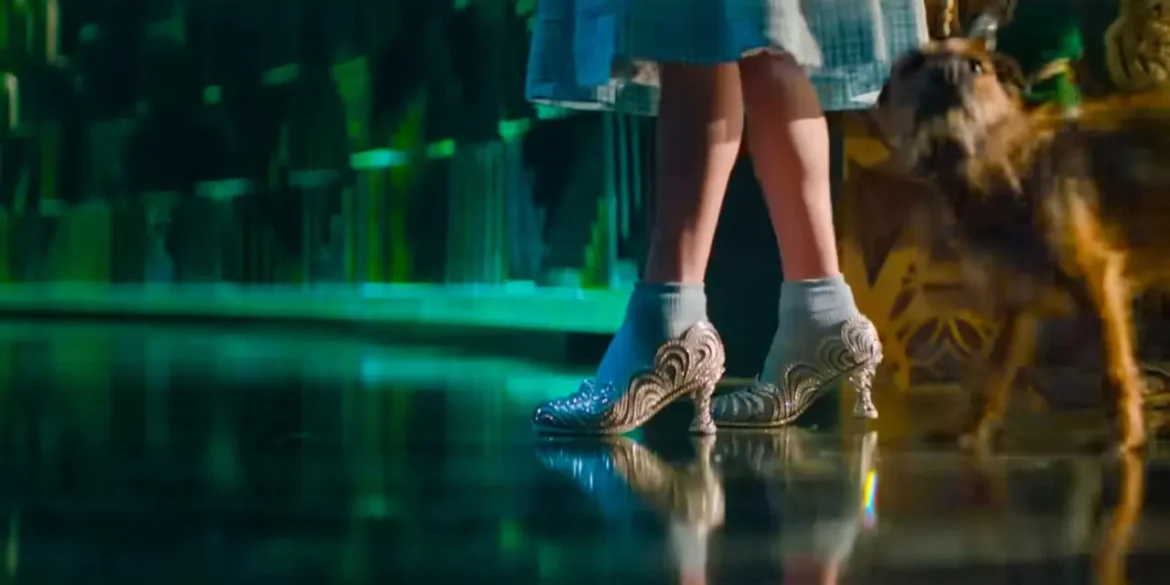 Jon M. Chu protege el mito de Dorothy en “Wicked: For Good” al mantener su rostro oculto