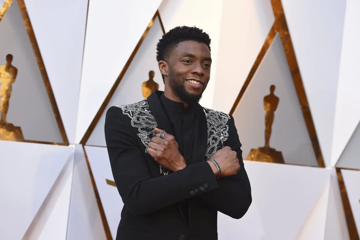 Chadwick Boseman recibirá una Estrella póstuma en el Paseo de la Fama: un legado que sigue brillando