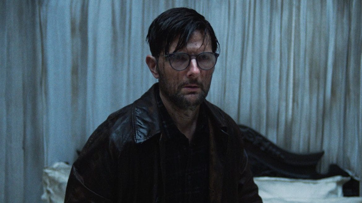 Hokum: Adam Scott se adentra en un inquietante horror psicológico ambientado en Irlanda