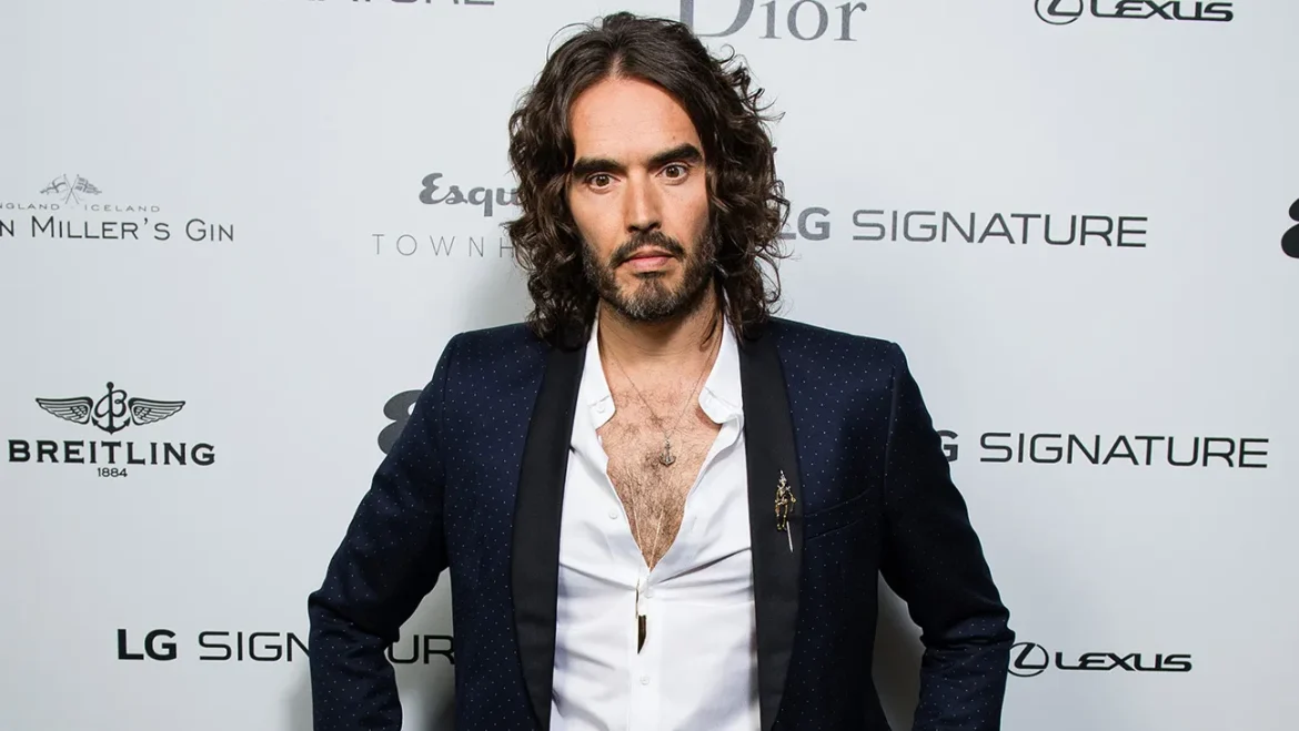 Russell Brand suma nuevas acusaciones penales y su caso se agrava en Reino Unido