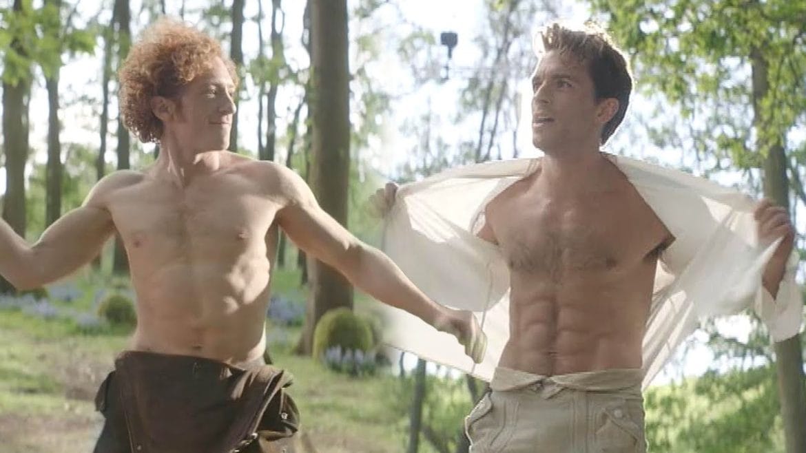 Jonathan Bailey sin camisa en Wicked: la escena eliminada que desató la locura en redes