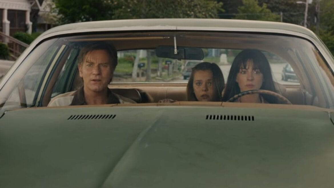 Nuevo tráiler de El final de la Calle Oak: Ewan McGregor y Anne Hathaway enfrentan dinosaurios en inquietante sci-fi