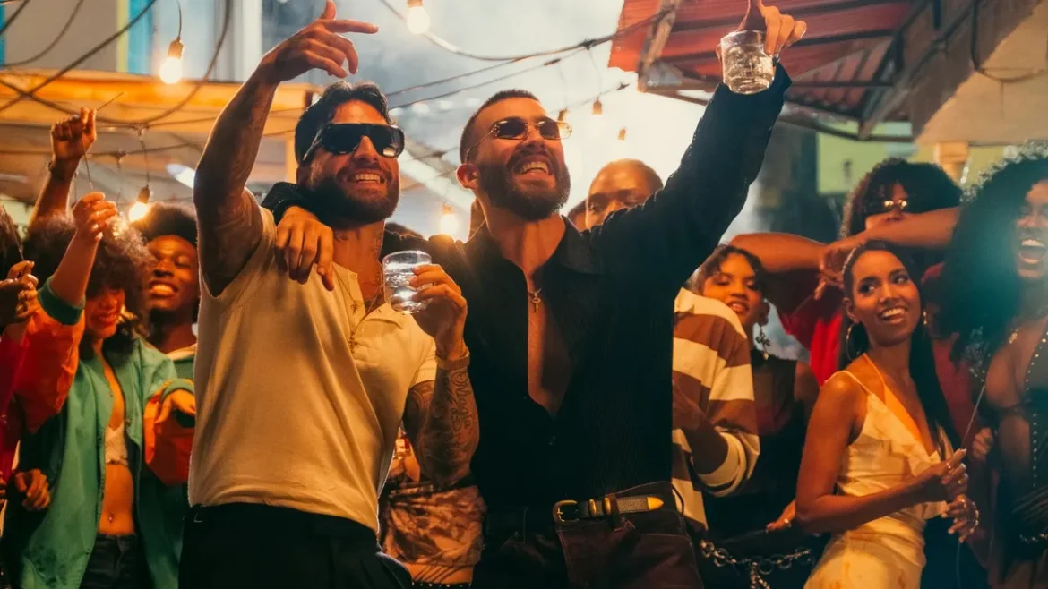 Maluma y Manuel Turizo lanzan “Apambichao”, una nueva colaboración que rinde homenaje al Caribe colombiano