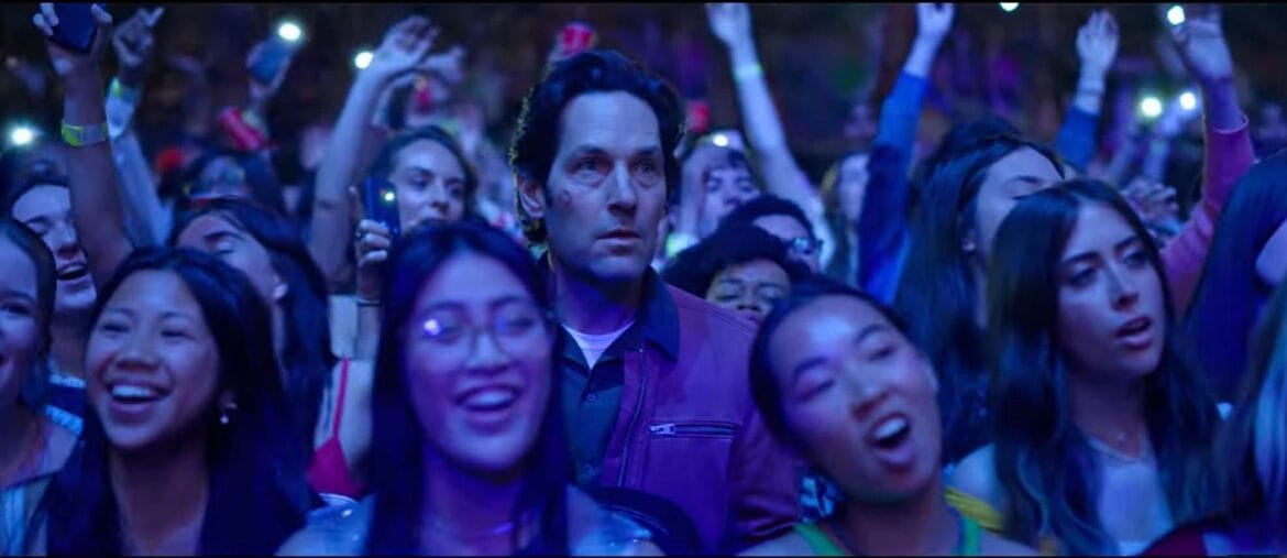 Power Ballad: fans cantan al unísono en la proyección especial de Lionsgate — Paul Rudd y Nick Jonas en la película del verano
