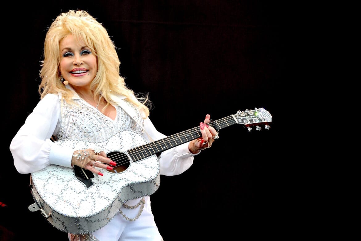 Dolly Parton entra al top de canciones en Spotify tras su fallecimiento