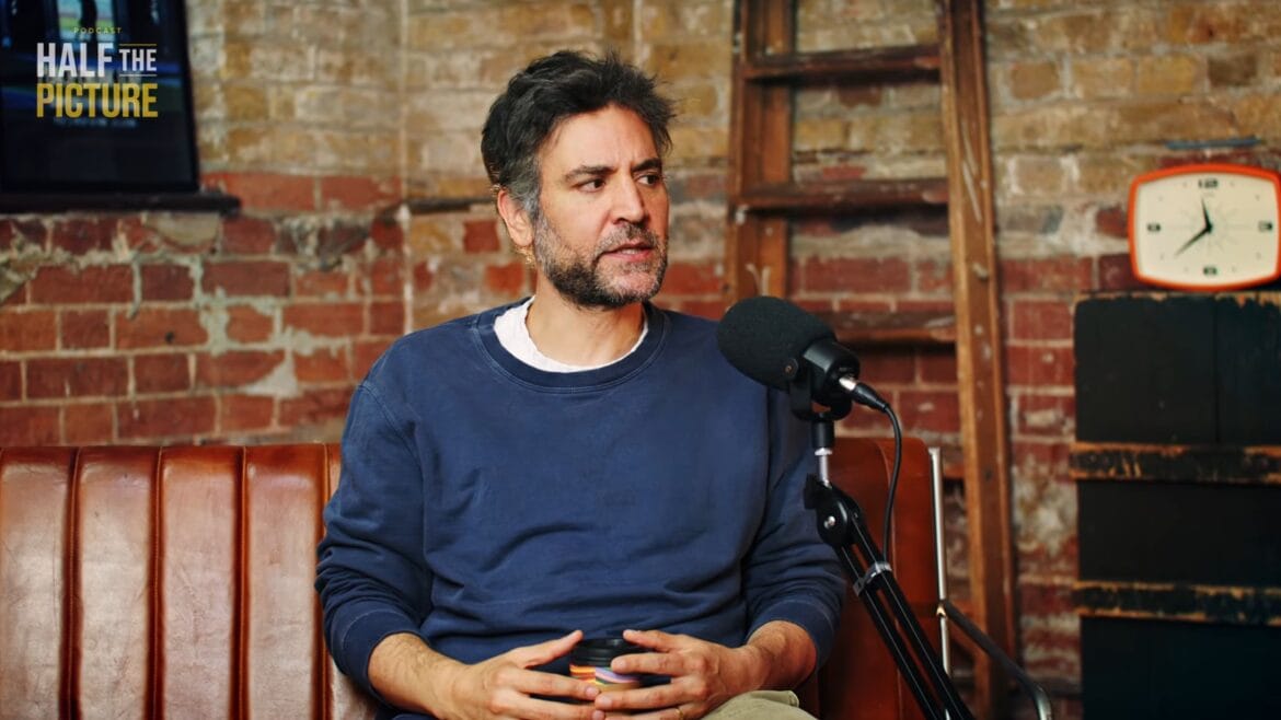 El elenco de How I Met Your Mother ya no es cercano, revela Josh Radnor