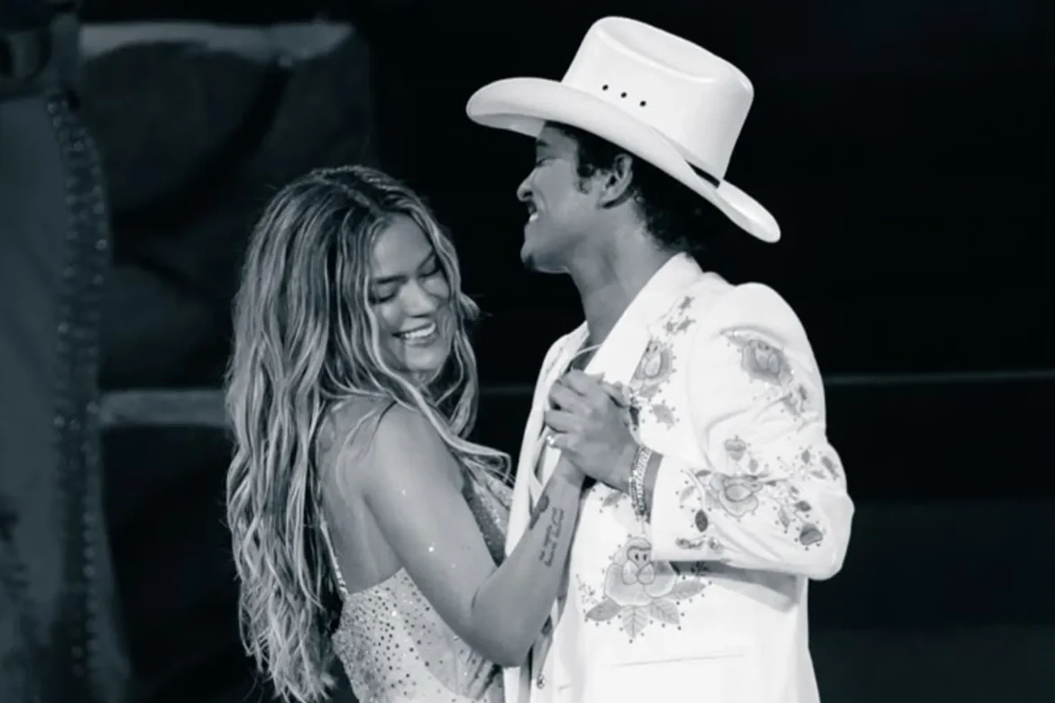 karol g y bruno mars still