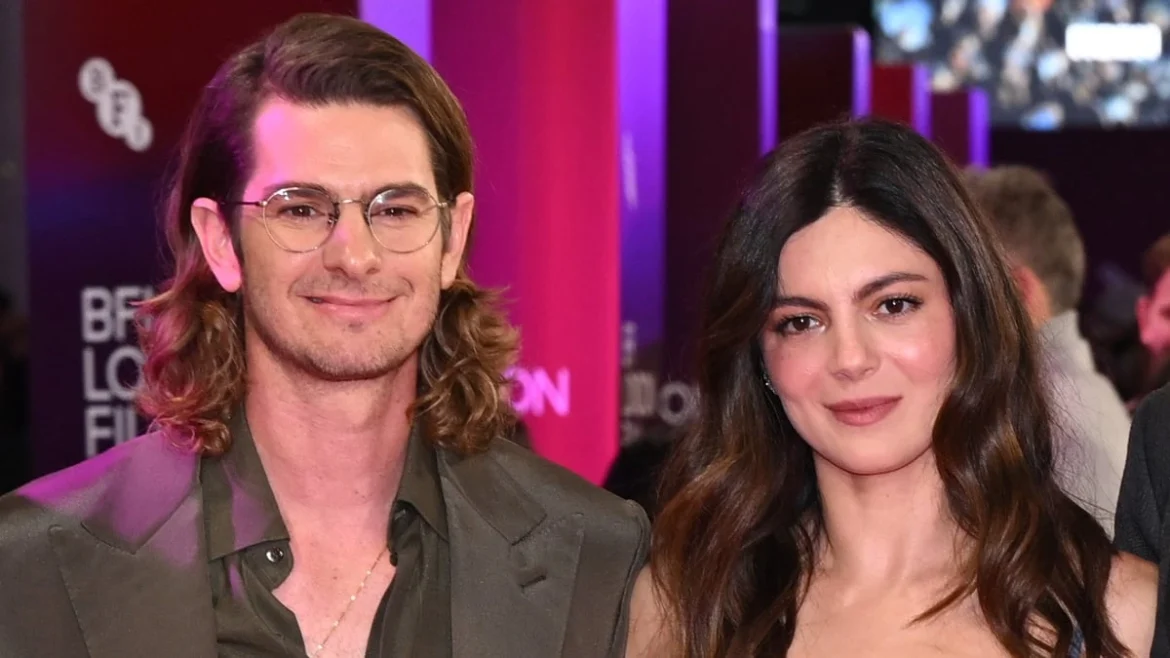 andrew garfield y moni ca barbaro