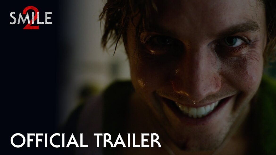 Escena de Smile 2, la saga de terror que tendrá Smile 3 con director David Bruckner